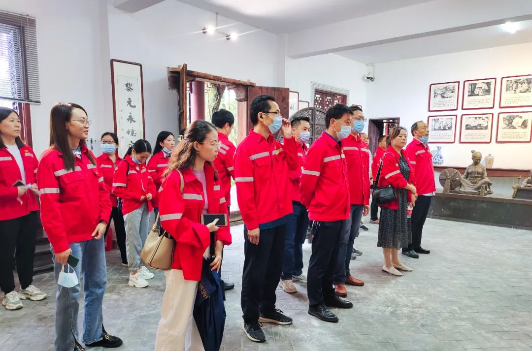 化機公司赴“鐵御史”王篆廉政教育基地開展廉政教育(圖1) 化機公司赴“鐵御史”王篆廉政教育基地開展廉政教育(圖1)