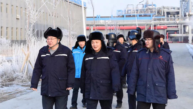 宜昌市政府副市長王應(yīng)華一行到新疆宜化現(xiàn)場辦公(圖1) 宜昌市政府副市長王應(yīng)華一行到新疆宜化現(xiàn)場辦公(圖1)