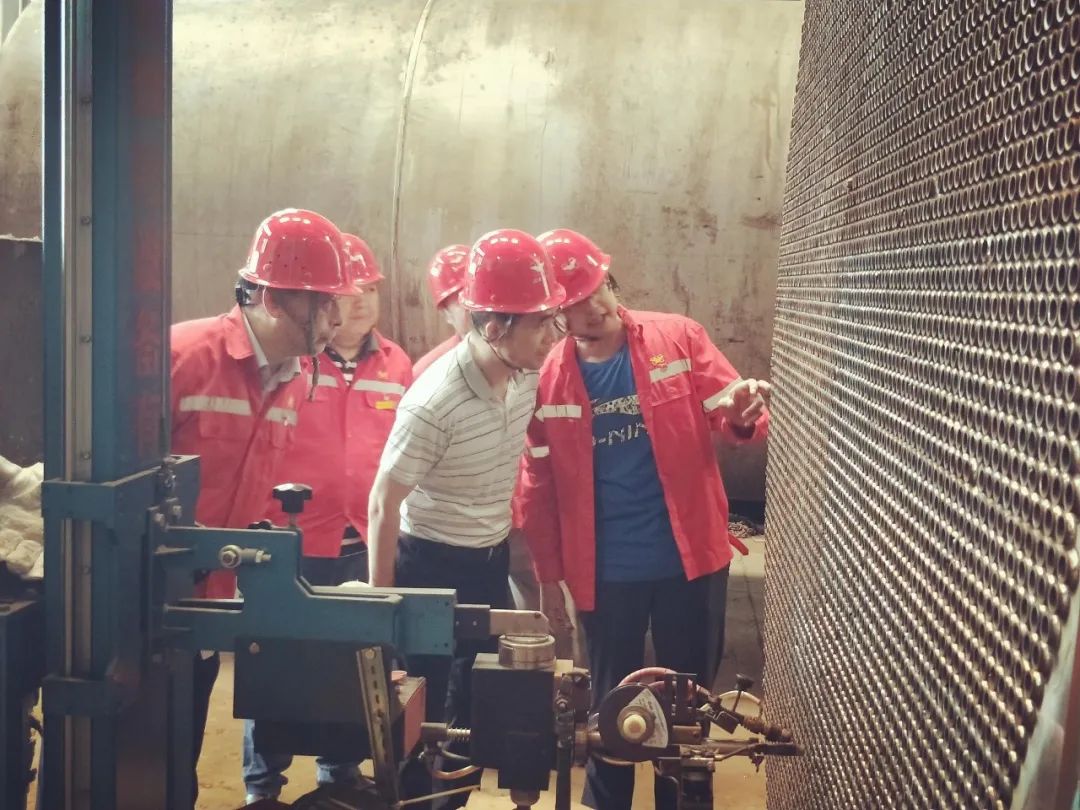 炎炎夏日送清涼 絲絲關(guān)愛沁心脾(圖2) 圖片