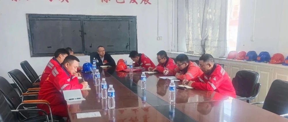 化機公司黨委書記、董事長、總經理楊中澤到內蒙宜化項目現場辦公